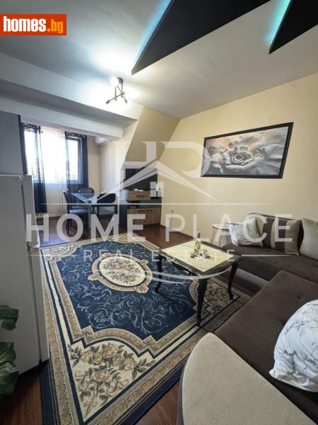 Тристаен, 80m²