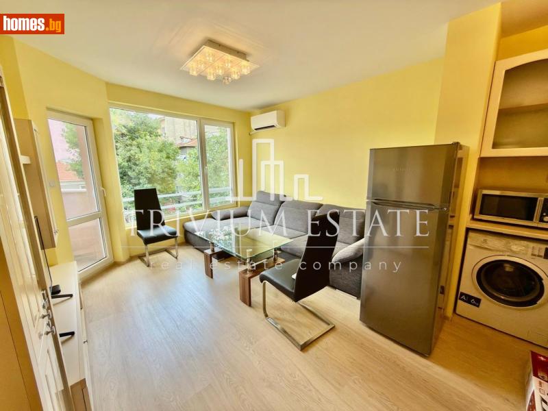 Тристаен, 80m²