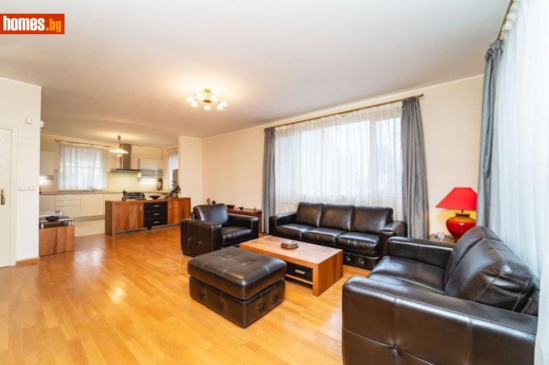Къща, 270m²