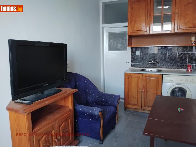 Двустаен, 65m²