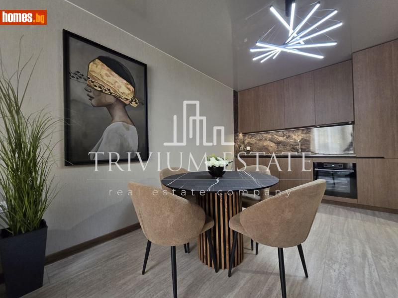 Тристаен, 107m²