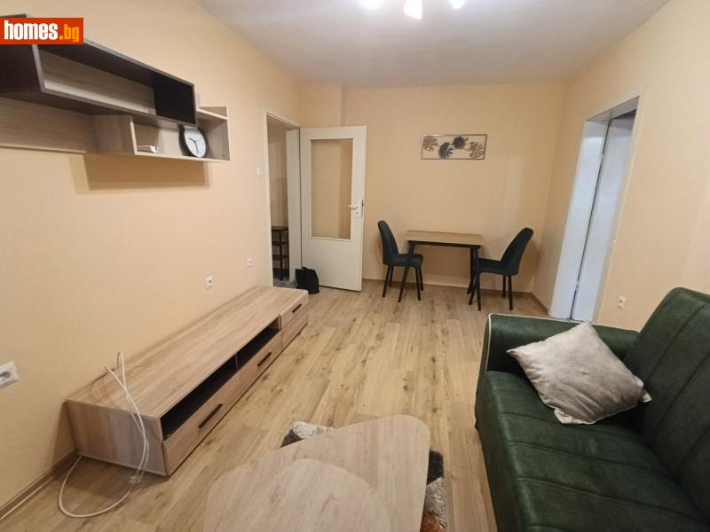 Тристаен, 75m²