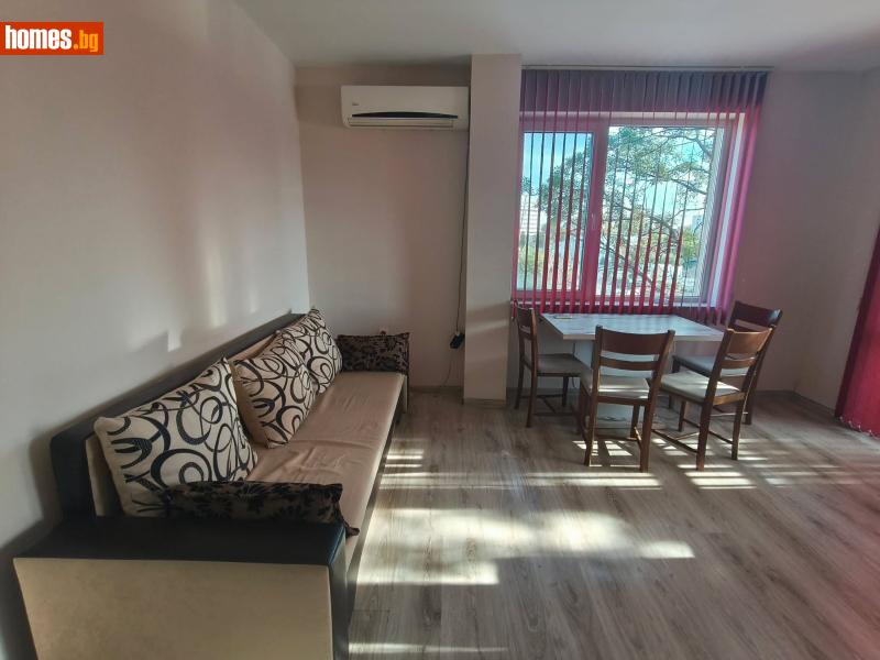 Тристаен, 70m²