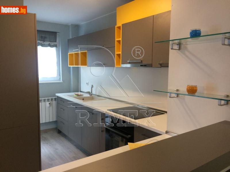 Тристаен, 110m²