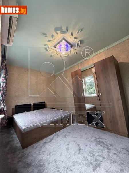 Тристаен, 97m²