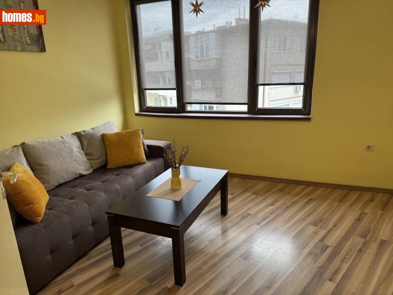 Двустаен, 65m²