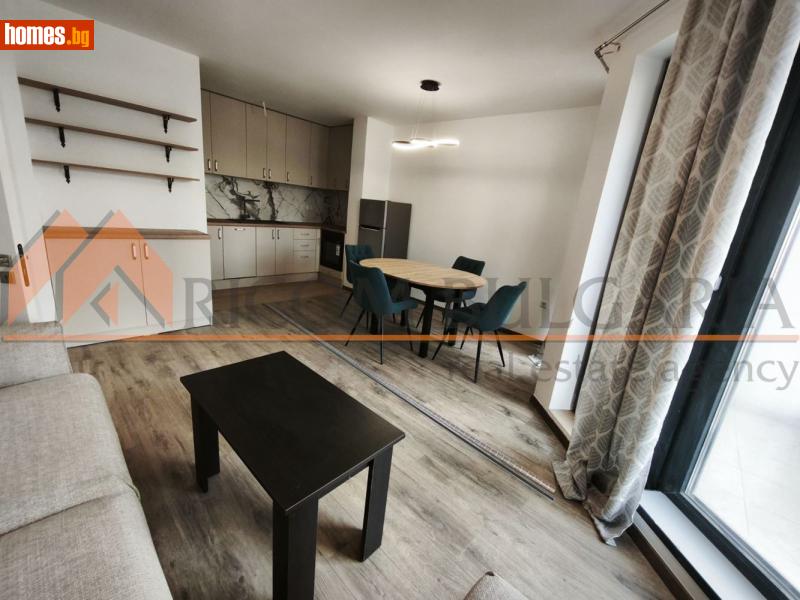 Двустаен, 65m²