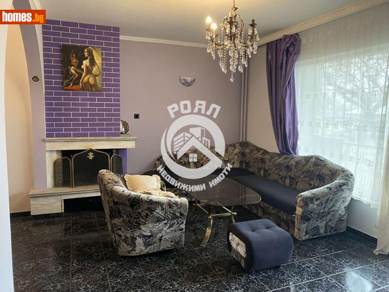 Тристаен, 84m²