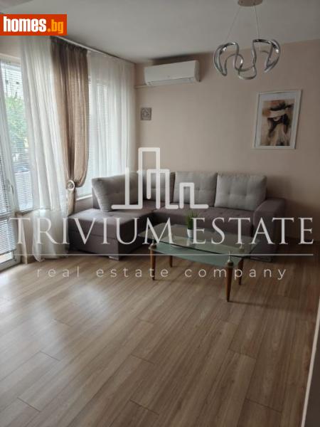 Тристаен, 90m²