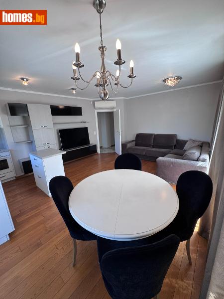 Тристаен, 130m²