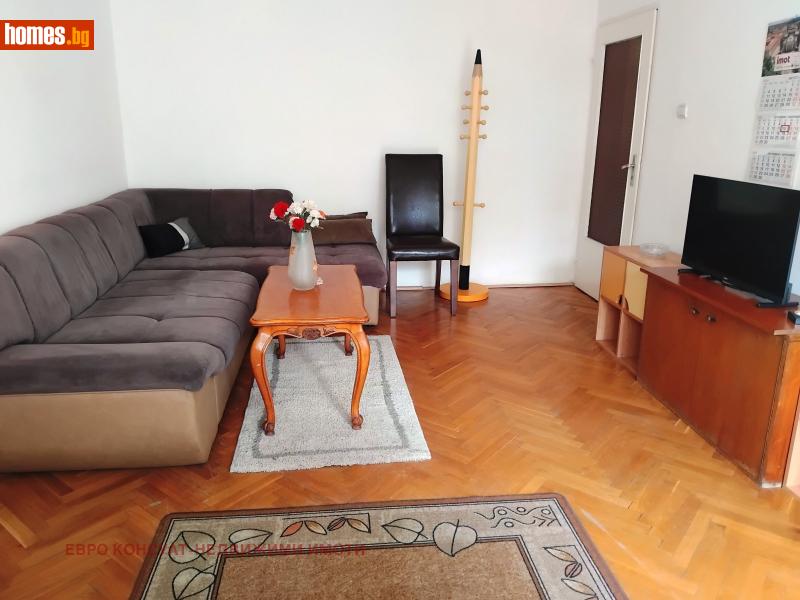 Двустаен, 70m²