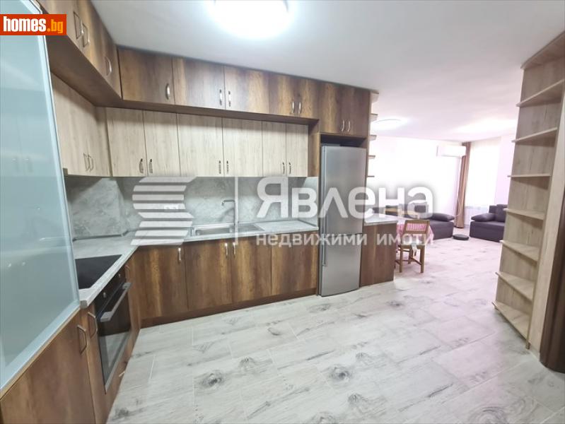 Тристаен, 117m²