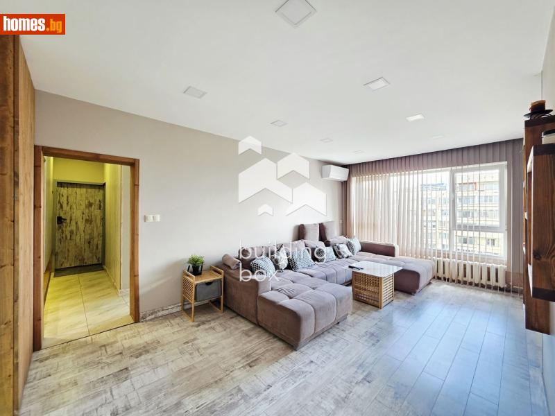 Тристаен, 87m²