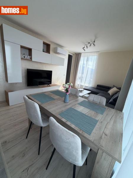 Тристаен, 92m²