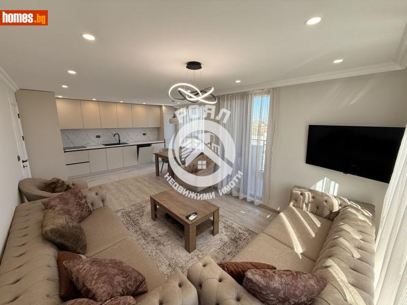Тристаен, 110m²