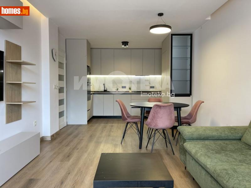 Тристаен, 110m²