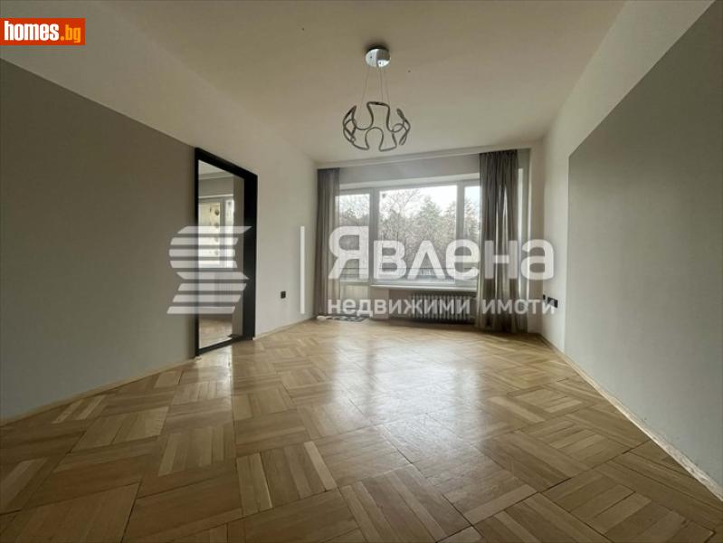 Тристаен, 100m²