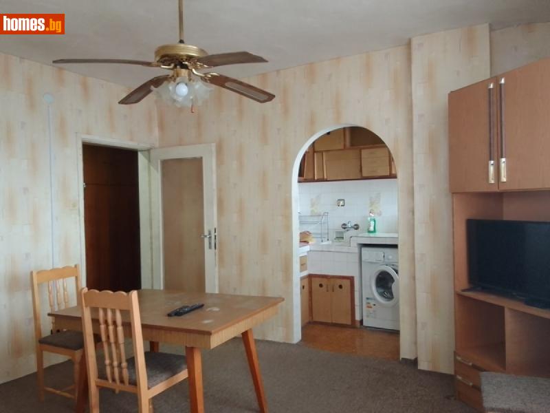 Тристаен, 78m²