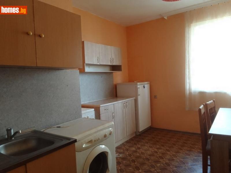 Тристаен, 80m²