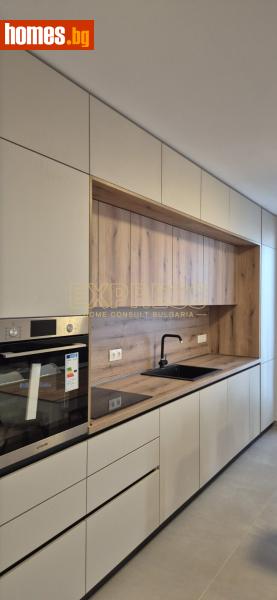 Тристаен, 110m²